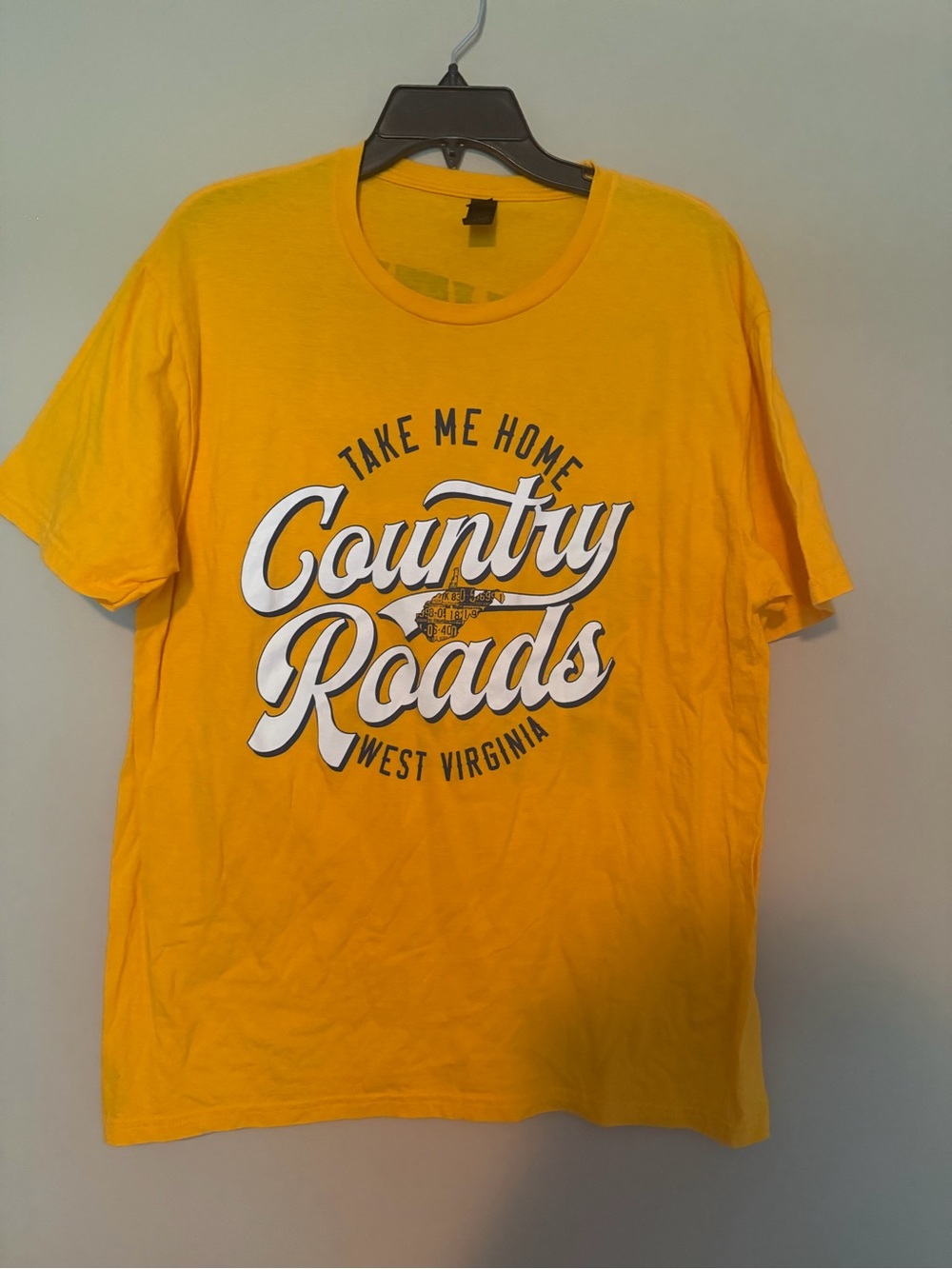 Gildan Yellow West Virginia Crew Neck T‑Shirt